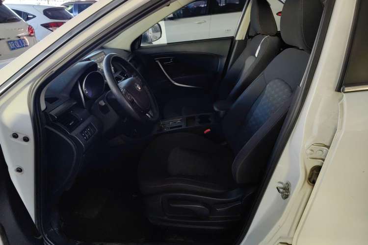 Used Bestune X80 2015 2.0L automatic comfort version Left Front Seat