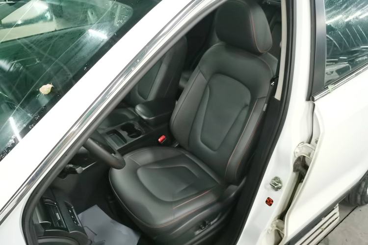 Used Bestune X80 2015 2.0L automatic luxury version Left Front Seat