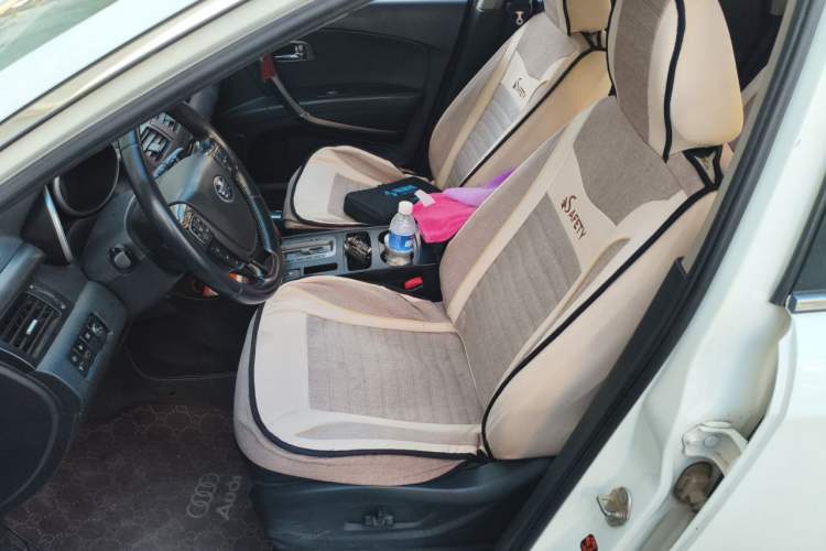 Used Bestune X80 2015 2.0L automatic luxury version Left Front Seat