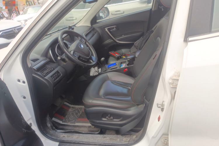 Used Bestune X80 2015 2.0L automatic luxury version Left Front Seat
