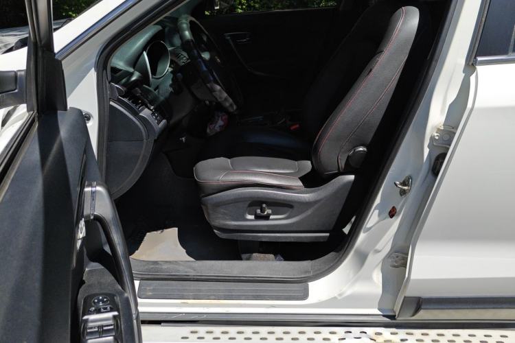 Used Bestune X80 2015 1.8T Automatic Luxury Model Left Front Seat
