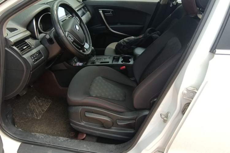 Used Bestune X80 2015 2.0L automatic comfort version Left Front Seat