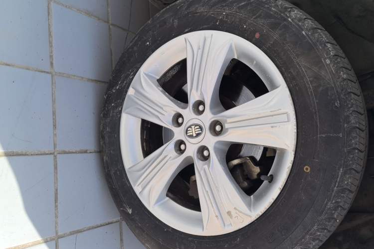 Used Bestune X80 2015 2.0L Automatic Comfort Anniversary Edition Left Front Wheel Hub