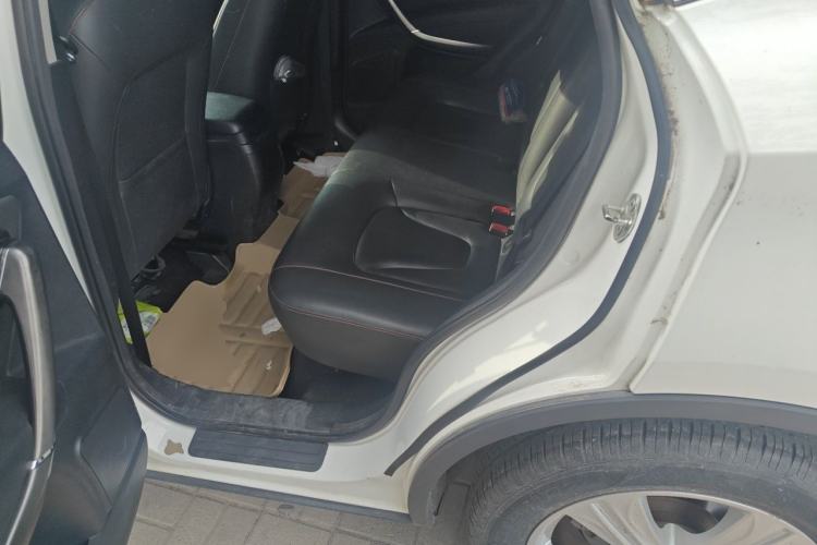 Used Bestune X80 2015 1.8T Automatic Luxury Model Left Rear Seat