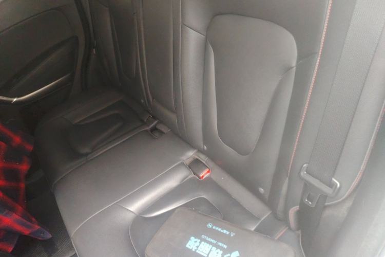 Used Bestune X80 2015 2.0L automatic luxury version Left Rear Seat
