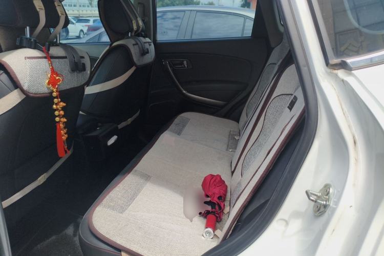 Used Bestune X80 2015 2.0L automatic luxury version Left Rear Seat