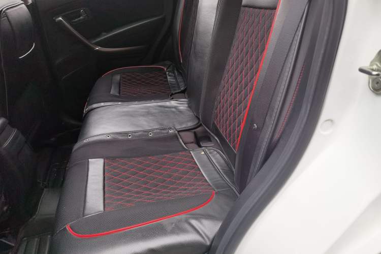 Used Bestune X80 2015 2.0L automatic comfort version Left Rear Seat