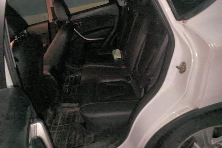 Used Bestune X80 2015 2.0L automatic luxury version Left Rear Seat
