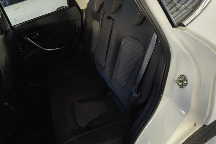 Used Bestune X80 2015 2.0L automatic comfort version Left Rear Seat