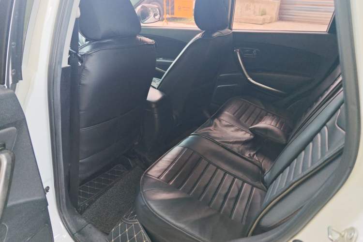 Used Bestune X80 2015 2.0L automatic comfort version Left Rear Seat