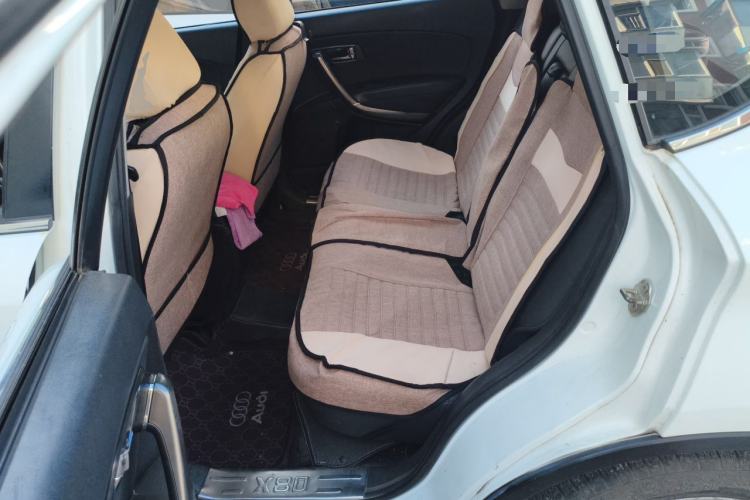 Used Bestune X80 2015 2.0L automatic luxury version Left Rear Seat