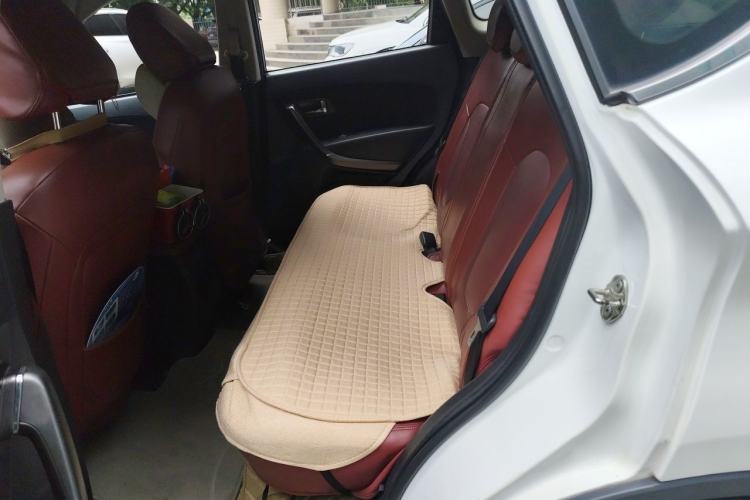Used Bestune X80 2015 2.0L automatic comfort version Left Rear Seat