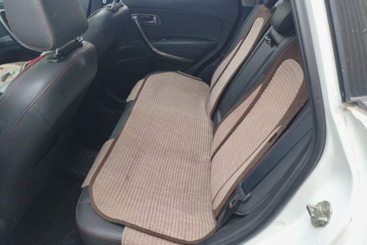 Used Bestune X80 2015 1.8T Automatic Luxury Model Left Rear Seat