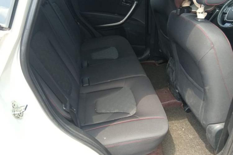 Used Bestune X80 2015 2.0L automatic comfort version Left Rear Seat
