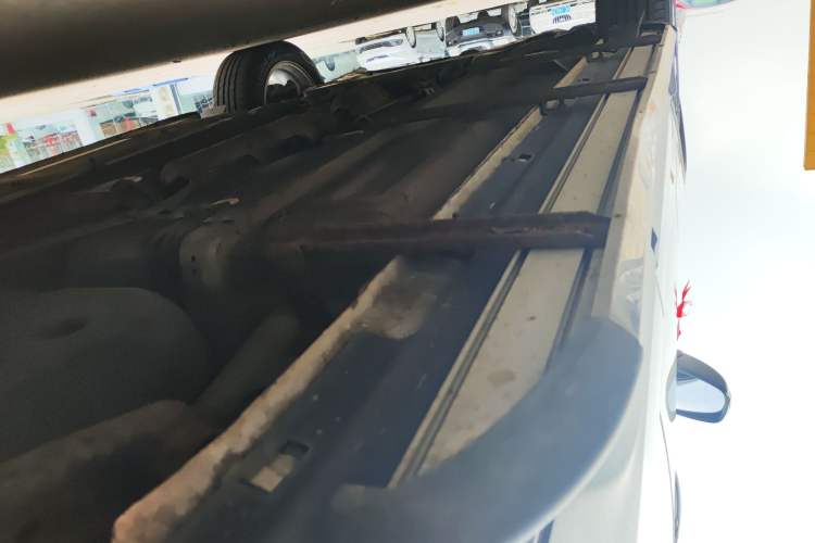 Used Bestune X80 2015 2.0L automatic comfort version Left Side Sill