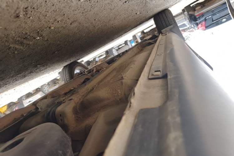 Used Bestune X80 2015 2.0L Manual Luxury Edition Left Side Sill
