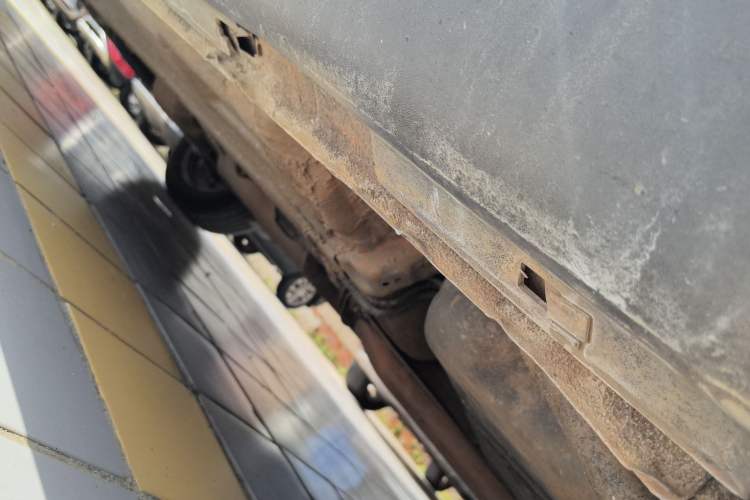 Used Bestune X80 2015 2.0L Automatic Comfort Anniversary Edition Left Side Sill