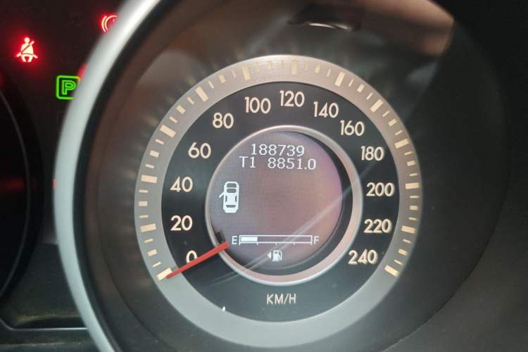 Used Bestune X80 2015 2.0L Automatic Comfort Anniversary Edition Odometer Close Up