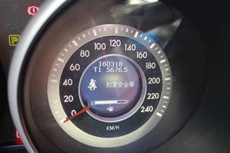 Used Bestune X80 2015 1.8T Automatic Luxury Model Odometer Close Up