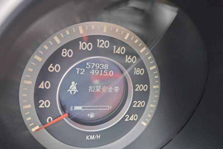 Used Bestune X80 2015 1.8T Automatic Luxury Model Odometer Close Up