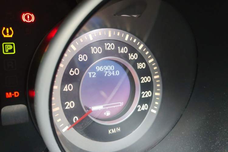 Used Bestune X80 2015 1.8T Automatic Sport Model Odometer Close Up