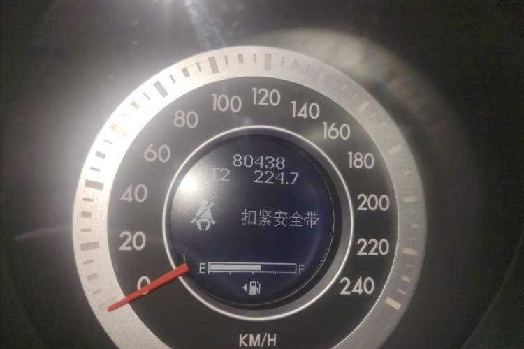 Used Bestune X80 2015 2.0L automatic luxury version Odometer Close Up