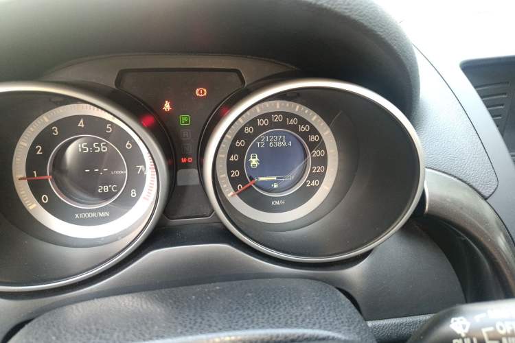 Used Bestune X80 2015 2.0L automatic luxury version Odometer Close Up