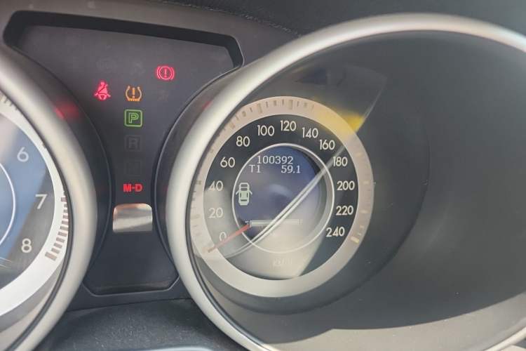 Used Bestune X80 2015 2.0L automatic luxury version Odometer Close Up