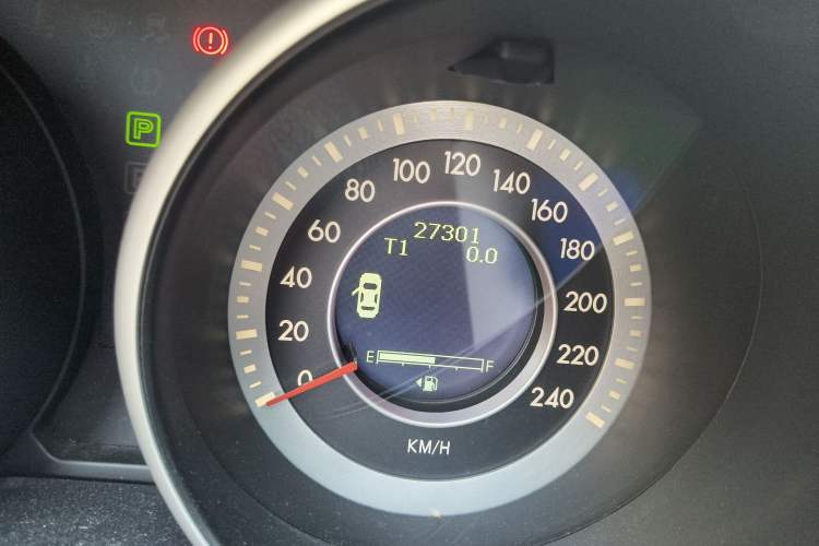 Used Bestune X80 2015 2.0L Automatic Comfort Anniversary Edition Odometer Close Up