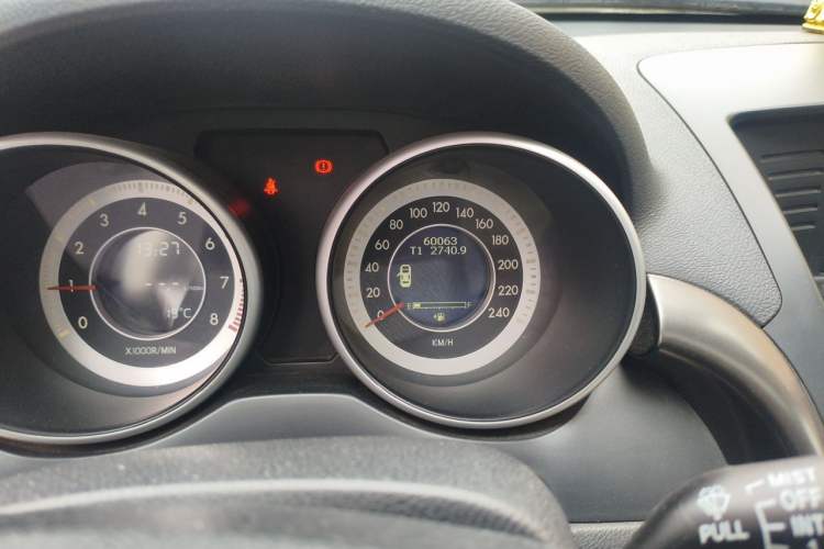 Used Bestune X80 2015 2.0L Manual Comfort 2nd Anniversary Edition Odometer Close Up