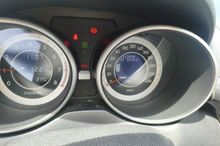 Used Bestune X80 2015 2.0L automatic luxury version Odometer Close Up