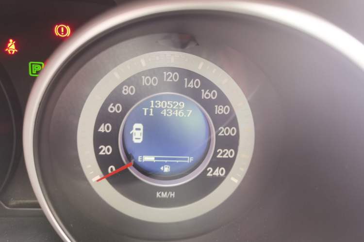 Used Bestune X80 2015 2.0L automatic comfort version Odometer Close Up