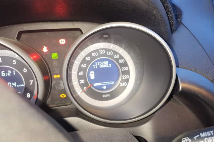 Used Bestune X80 2015 2.0L Automatic Comfort Anniversary Edition Odometer Close Up