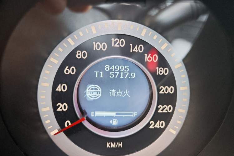 Used Bestune X80 2015 2.0L automatic comfort version Odometer Close Up