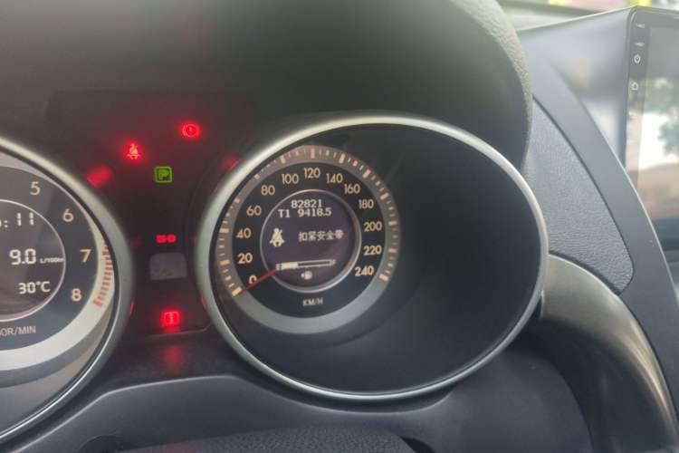 Used Bestune X80 2015 2.0L Automatic Comfort Anniversary Edition Odometer Close Up