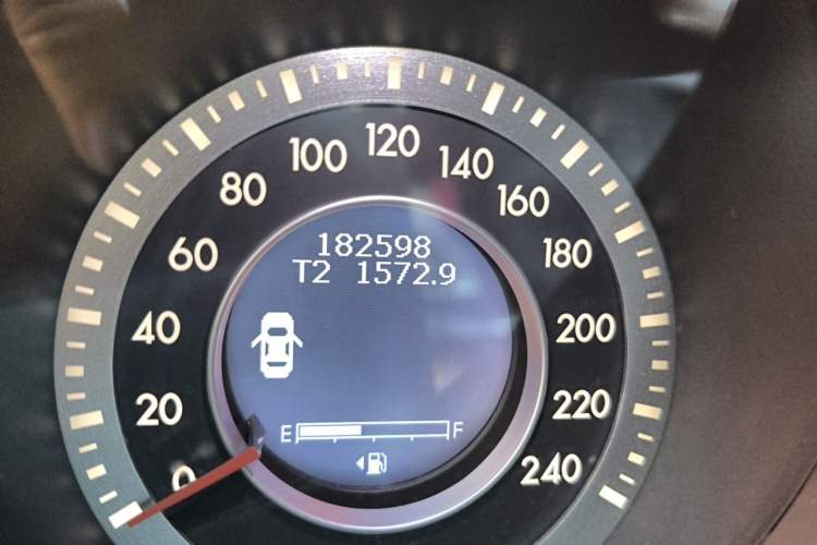 Used Bestune X80 2015 2.0L Automatic Comfort Anniversary Edition Odometer Close Up