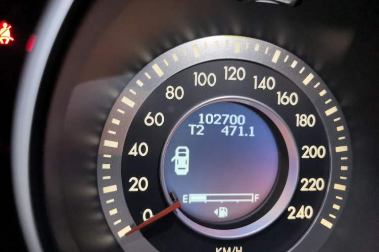 Used Bestune X80 2015 2.0L Automatic Comfort Anniversary Edition Odometer Close Up