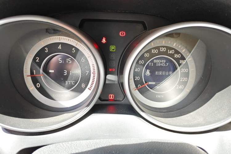 Used Bestune X80 2015 1.8T Automatic Luxury Model Odometer Close Up