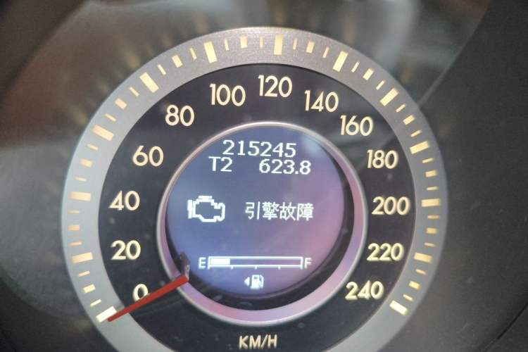 Used Bestune X80 2015 1.8T Automatic Luxury Model Odometer Close Up