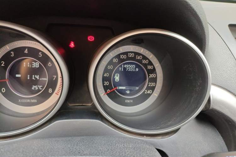 Used Bestune X80 2015 2.0L Manual Comfort 2nd Anniversary Edition Odometer Close Up