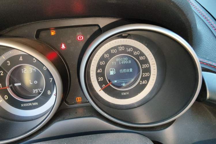 Used Bestune X80 2015 2.0L Manual Base Version Odometer Close Up