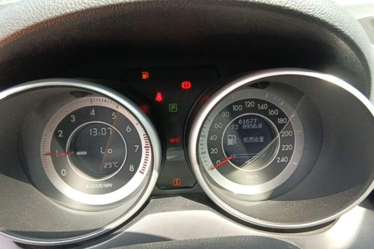 Used Bestune X80 2015 2.0L automatic comfort version Odometer Close Up