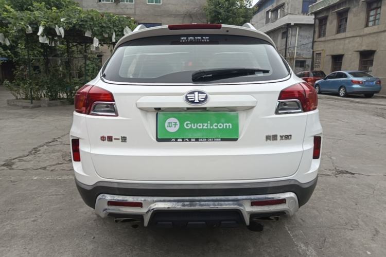 Used Bestune X80 2015 2.0L automatic luxury version Rear