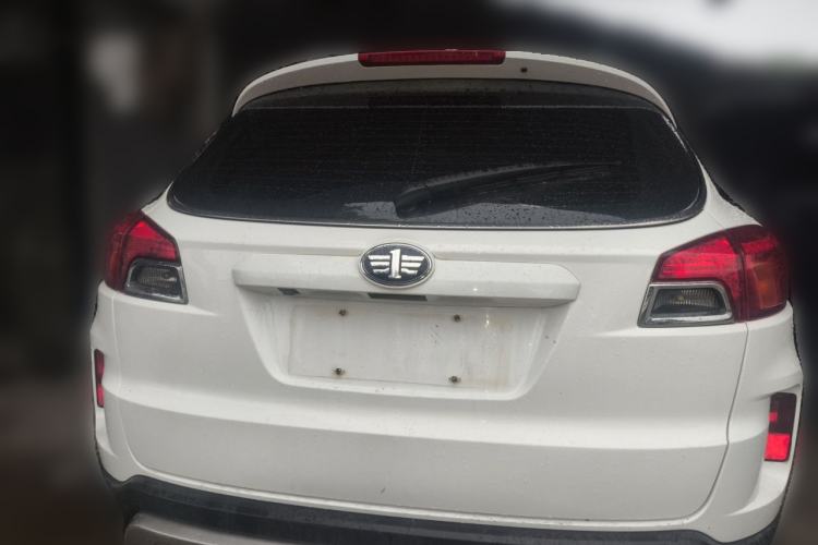 Used Bestune X80 2015 2.0L automatic luxury version Rear