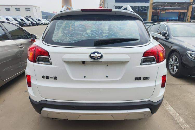 Used Bestune X80 2015 2.0L automatic comfort version Rear