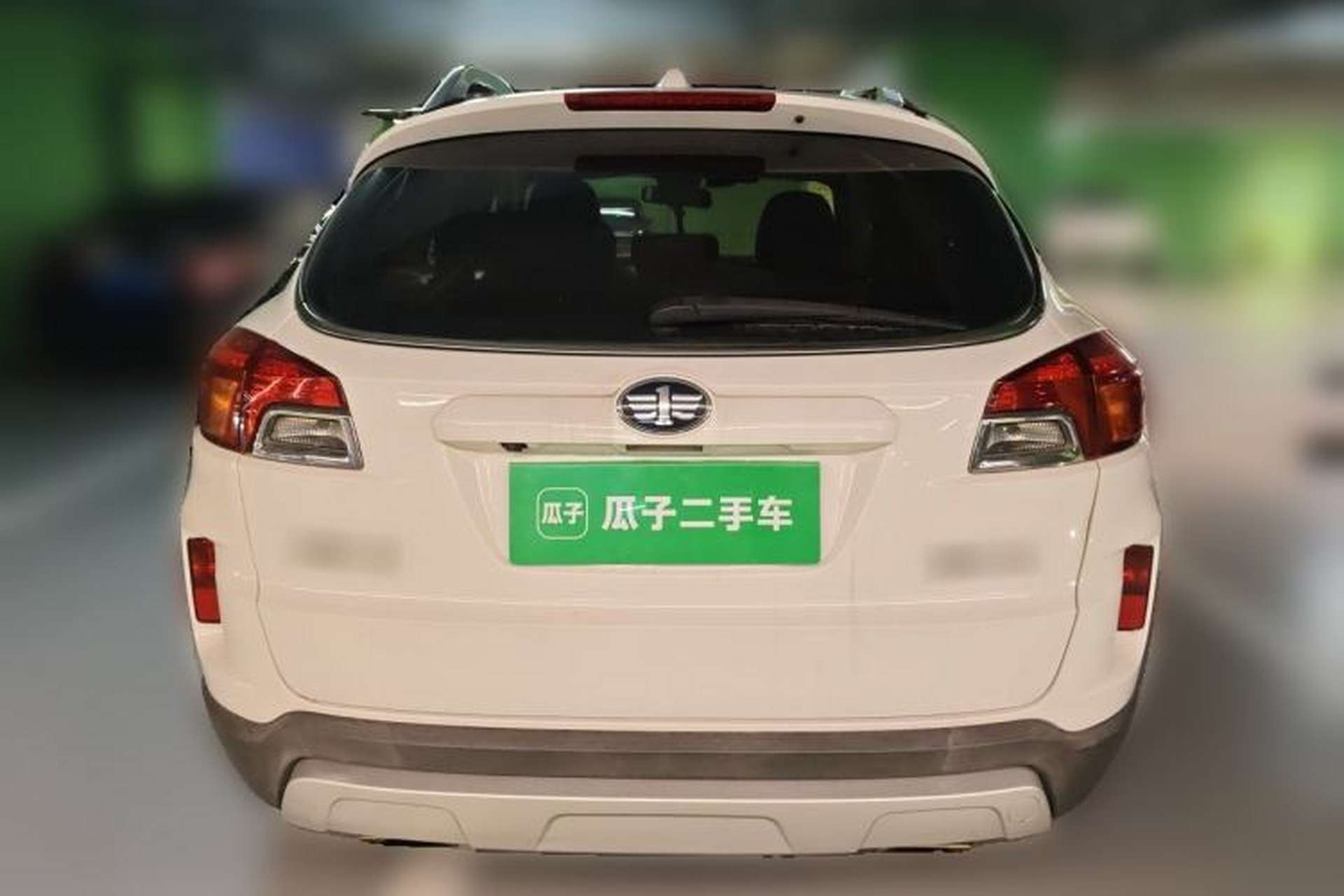Used Bestune X80 2015 2.0L automatic luxury version Rear