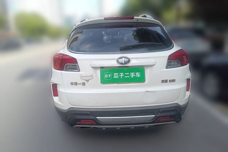 Used Bestune X80 2015 2.0L automatic luxury version Rear