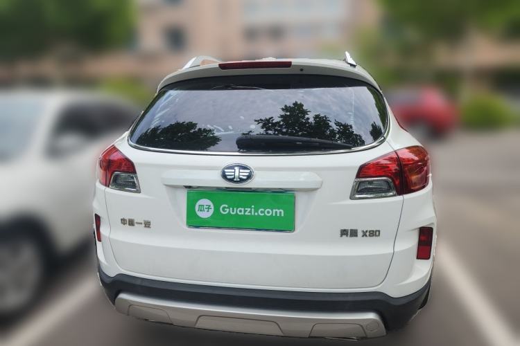 Used Bestune X80 2015 2.0L automatic luxury version Rear