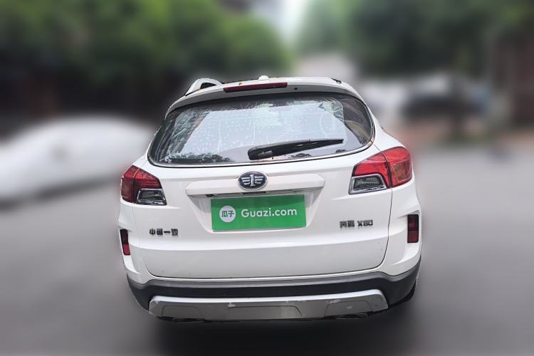 Used Bestune X80 2015 2.0L automatic luxury version Rear