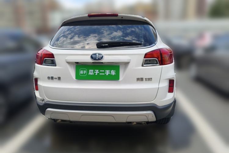 Used Bestune X80 2015 2.0L automatic luxury version Rear